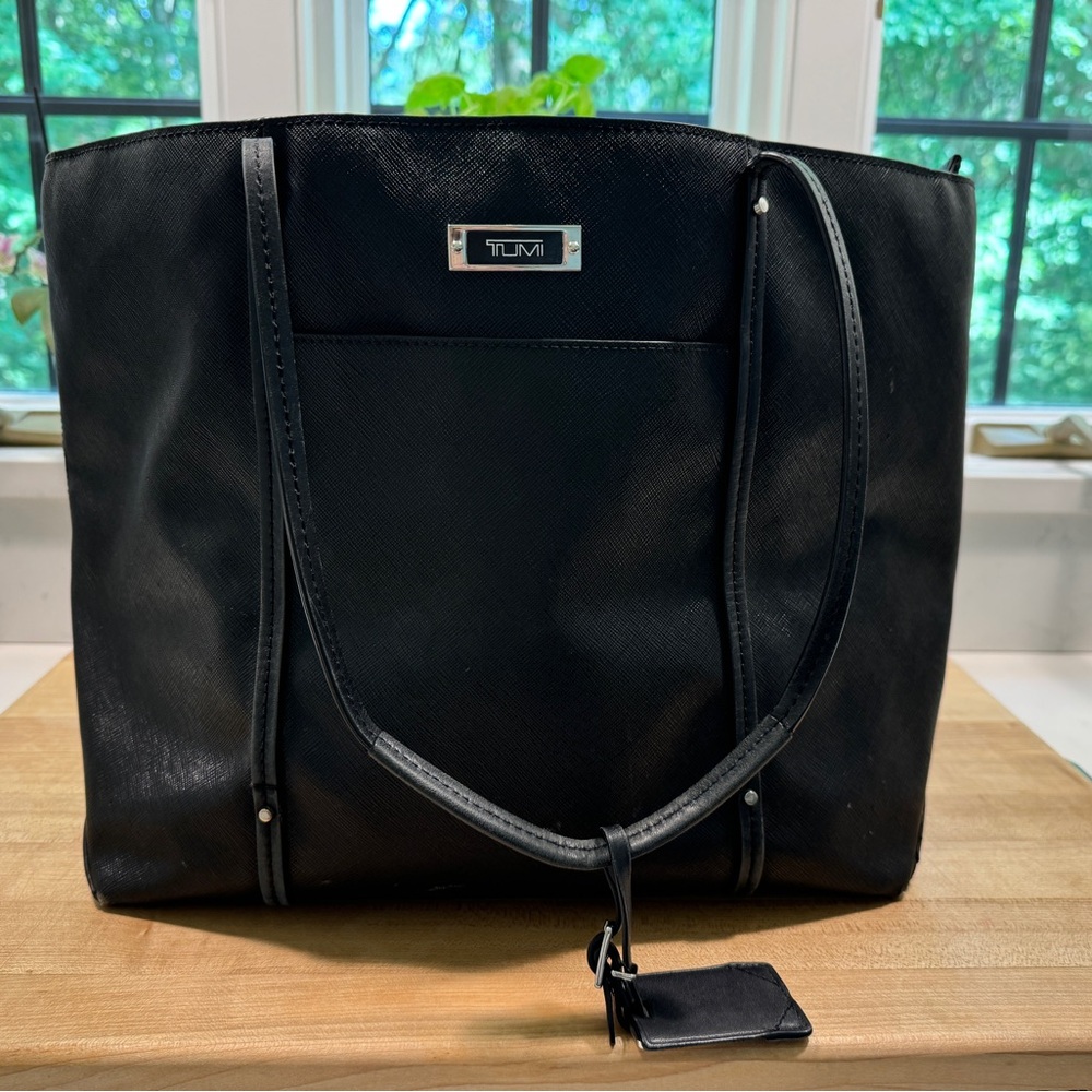 Tumi tote - black